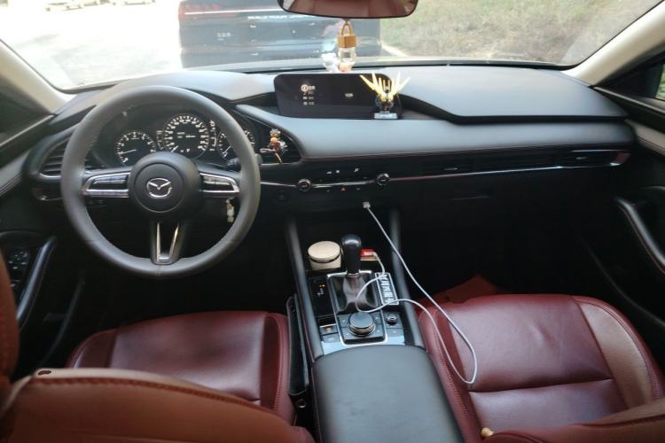 Used Mazda 3 Axela 2022 2.0L Automatic Zhiya Edition Center Console