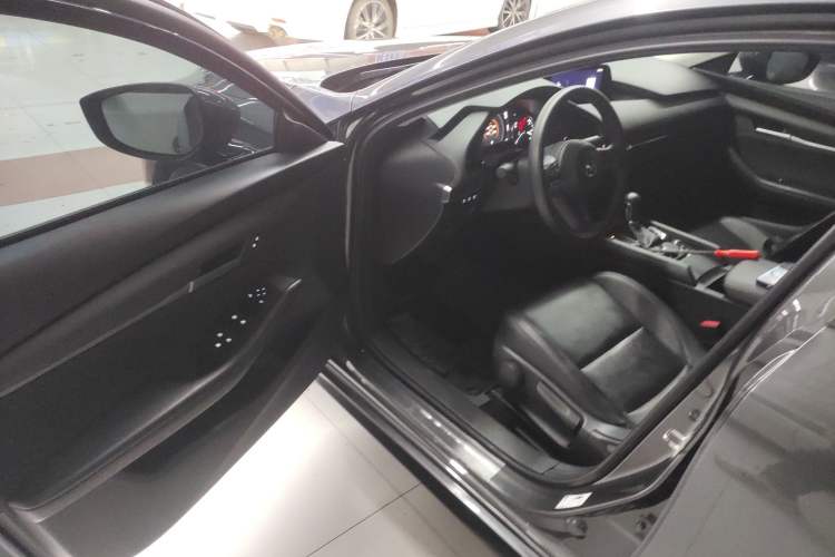 Used Mazda 3 Axela 2022 2.0L Automatic Zhiqing Edition Driver Seat