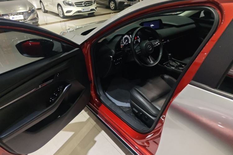 Used Mazda 3 Axela 2022 2.0L Automatic Zhi Rui Edition Driver Seat