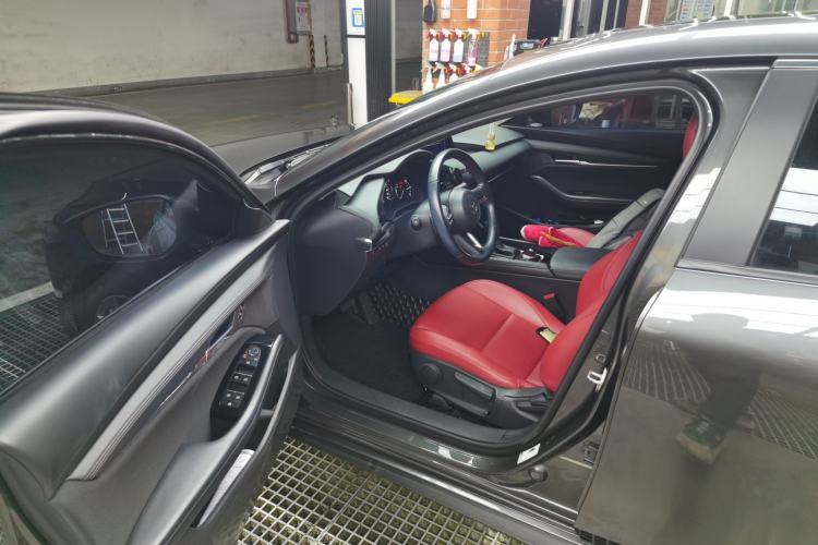 Used Mazda 3 Axela 2022 2.0L Automatic ZhiXuan Edition Driver Seat