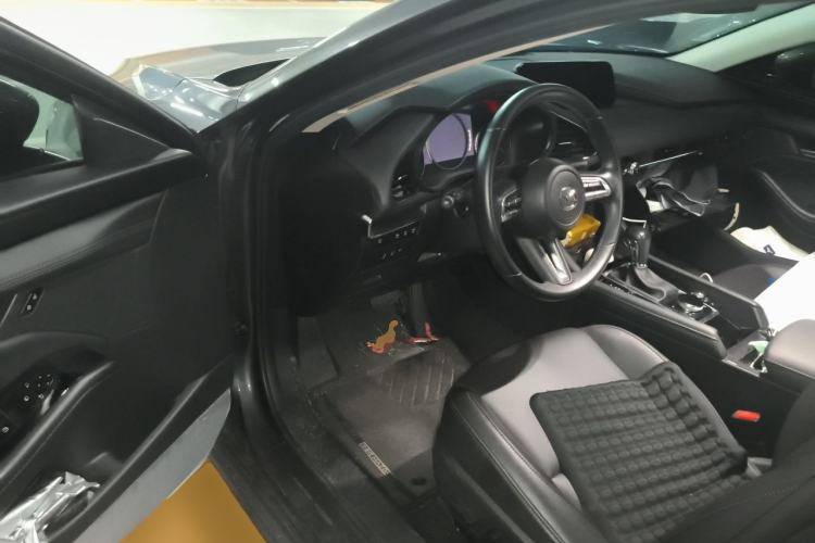 Used Mazda 3 Axela 2022 2.0L Automatic Zhi Rui Edition Driver Seat
