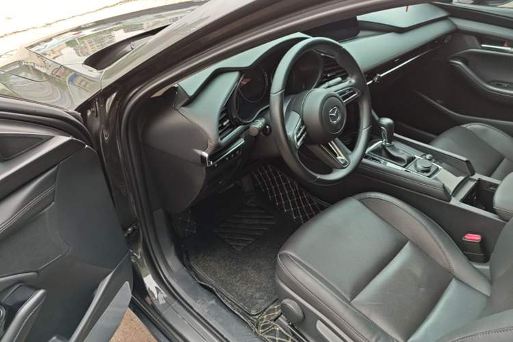 Used Mazda 3 Axela 2022 2.0L Automatic Zhiya Edition Driver Seat