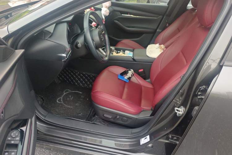 Used Mazda 3 Axela 2022 2.0L Automatic Zhi Rui Edition Driver Seat