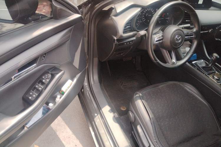 Used Mazda 3 Axela 2022 2.0L Automatic ZhiXuan Edition Driver Seat