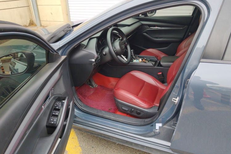 Used Mazda 3 Axela 2022 2.0L Automatic Zhiyao Obsidian Edition Driver Seat