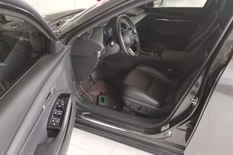 Used Mazda 3 Axela 2022 2.0L Automatic Zhi Rui Edition Driver Seat