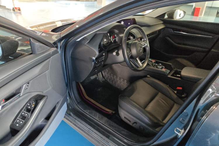 Used Mazda 3 Axela 2022 2.0L Automatic Zhi Rui Edition Driver Seat