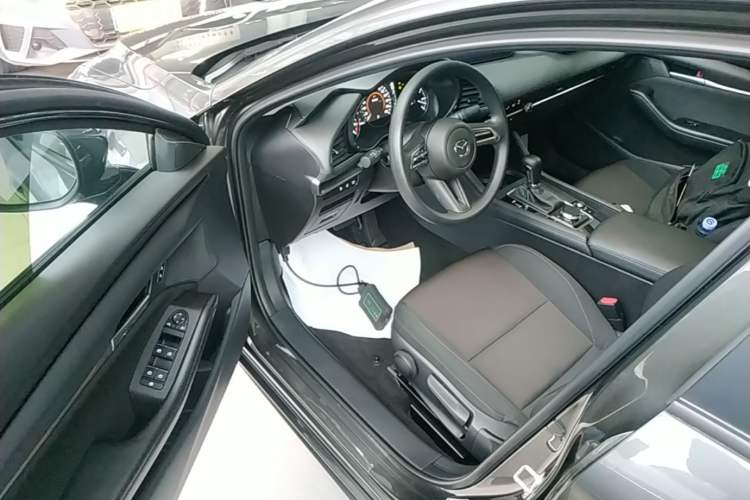 Used Mazda 3 Axela 2022 2.0L Automatic Zhiqing Edition Driver Seat