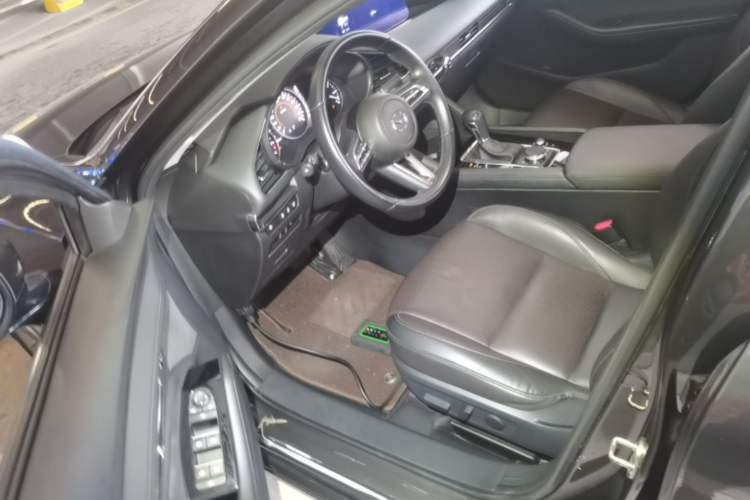 Used Mazda 3 Axela 2022 2.0L Automatic Zhi Rui Edition Driver Seat