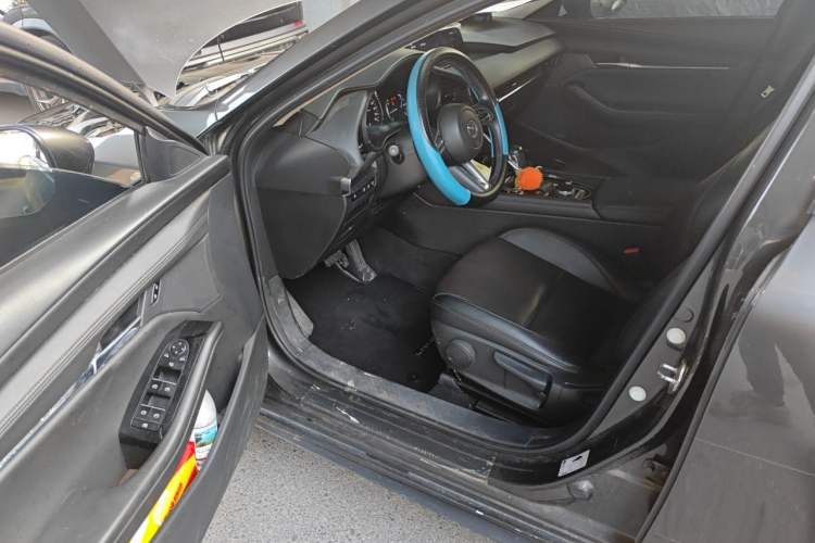 Used Mazda 3 Axela 2022 2.0L Automatic Zhiya Edition Driver Seat