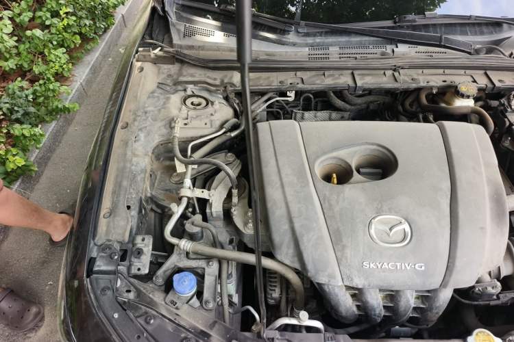 Used Mazda 3 Axela 2022 2.0L Automatic Premium Black Obsidian Edition Engine Bay Right