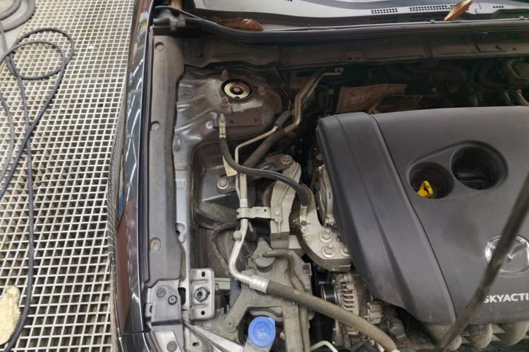 Used Mazda 3 Axela 2022 2.0L Automatic ZhiXuan Edition Engine Bay Right