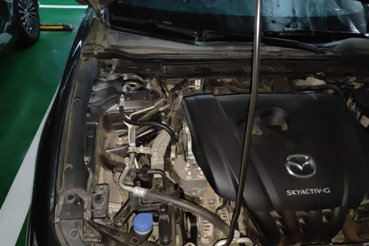 Used Mazda 3 Axela 2022 2.0L Automatic Premium Black Obsidian Edition Engine Bay Right