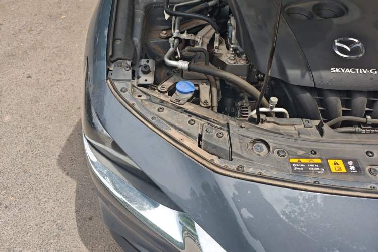 Used Mazda 3 Axela 2022 2.0L Automatic Zhi Rui Obsidian Edition Engine Bay Right