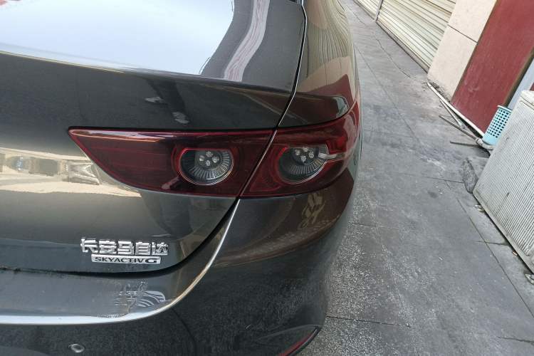 Used Mazda 3 Axela 2022 2.0L Automatic Zhiqing Edition Exterior 3
