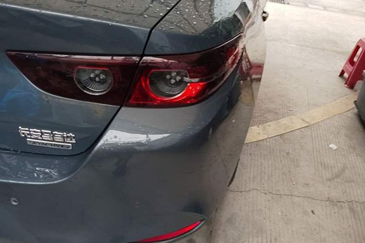 Used Mazda 3 Axela 2022 2.0L Automatic Zhiqing Edition Exterior 3