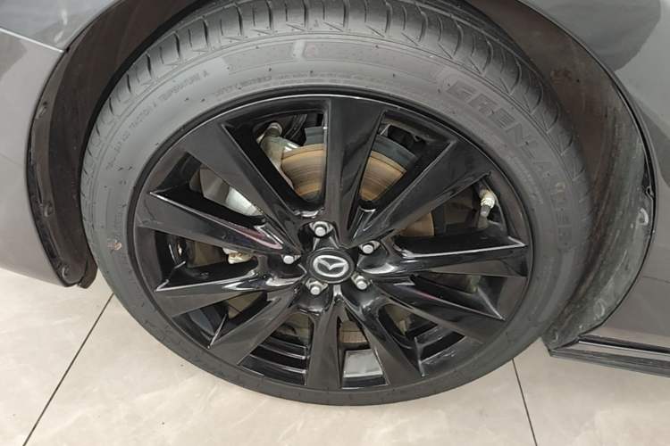 Used Mazda 3 Axela 2022 2.0L Automatic Zhi Rui Obsidian Edition Exterior 4