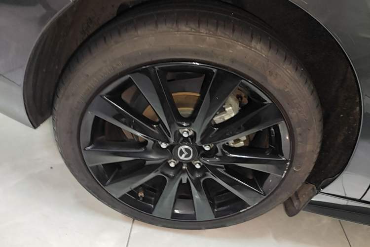 Used Mazda 3 Axela 2022 2.0L Automatic Zhi Rui Obsidian Edition Exterior 5