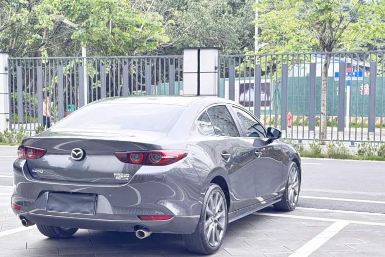 Used Mazda 3 Axela 2022 2.0L Automatic Zhiya Edition Exterior 5