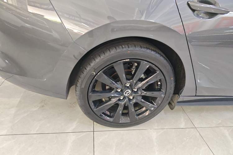 Used Mazda 3 Axela 2022 2.0L Automatic Zhi Rui Obsidian Edition Exterior 5