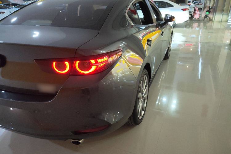 Used Mazda 3 Axela 2022 2.0L Automatic Zhi Rui Edition Exterior 6