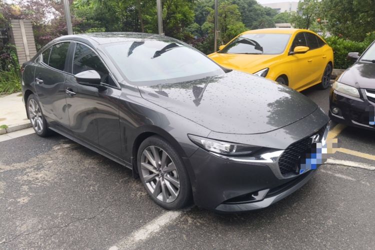 Used Mazda 3 Axela 2022 2.0L Automatic Zhiya Edition Front Right 45 Deg