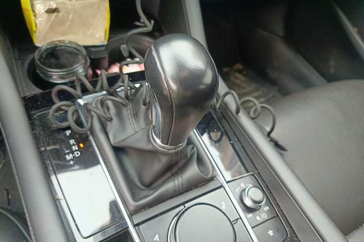 Used Mazda 3 Axela 2022 2.0L Automatic Zhiya Edition Gear Lever