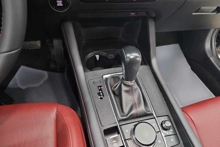 Used Mazda 3 Axela 2022 2.0L Automatic Premium Black Obsidian Edition Gear Lever