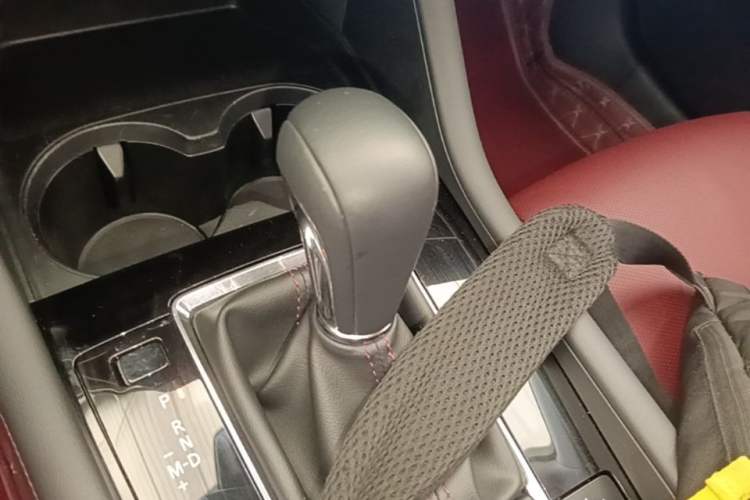 Used Mazda 3 Axela 2022 2.0L Automatic Premium Black Obsidian Edition Gear Lever