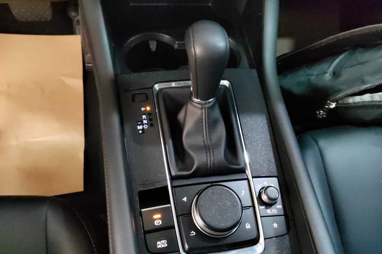 Used Mazda 3 Axela 2022 2.0L Automatic Zhiya Edition Gear Lever