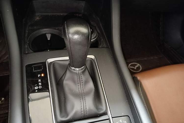 Used Mazda 3 Axela 2022 2.0L Automatic Zhiqing Edition Gear Lever