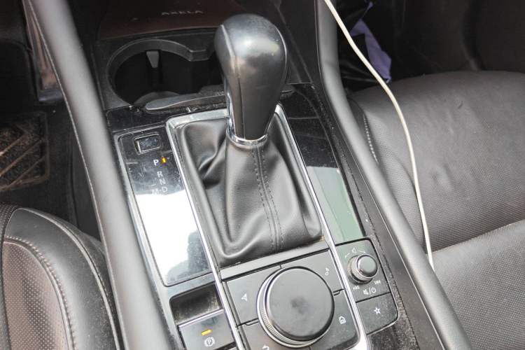 Used Mazda 3 Axela 2022 2.0L Automatic Zhiyao Edition Gear Lever