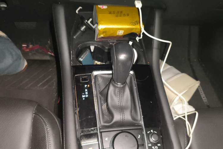 Used Mazda 3 Axela 2022 2.0L Automatic Zhi Rui Edition Gear Lever
