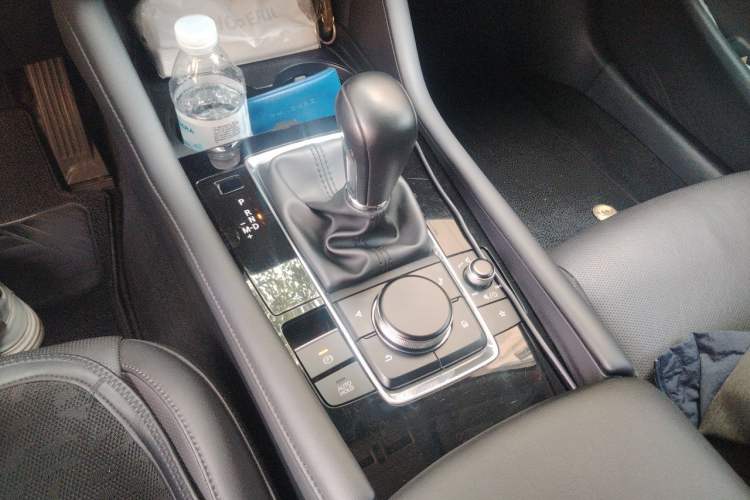 Used Mazda 3 Axela 2022 2.0L Automatic ZhiXuan Edition Gear Lever