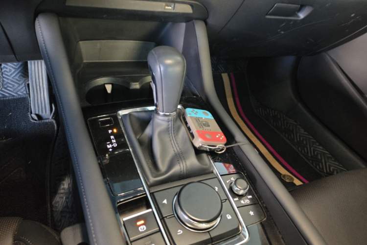 Used Mazda 3 Axela 2022 2.0L Automatic Zhi Rui Edition Gear Lever