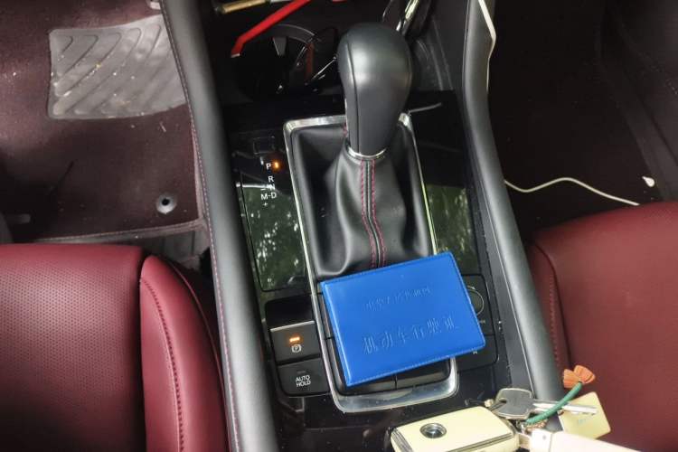 Used Mazda 3 Axela 2022 2.0L Automatic Premium Black Obsidian Edition Gear Lever