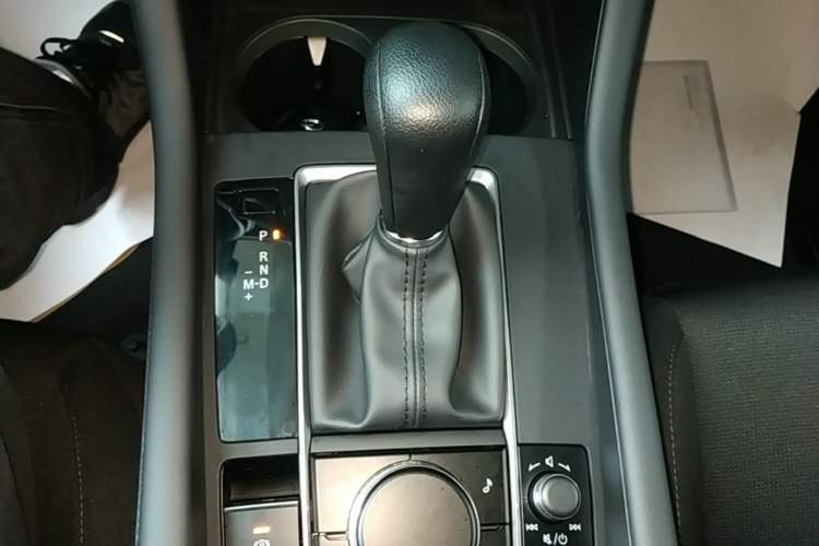 Used Mazda 3 Axela 2022 2.0L Automatic Zhiqing Edition Gear Lever