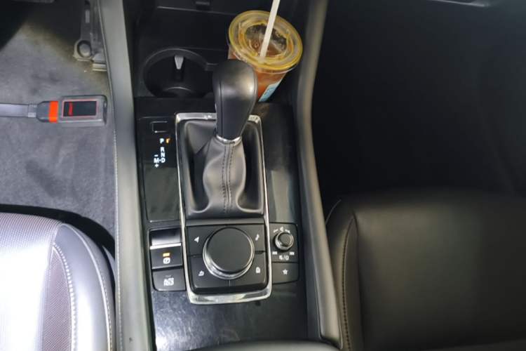Used Mazda 3 Axela 2022 2.0L Automatic Zhiya Edition Gear Lever