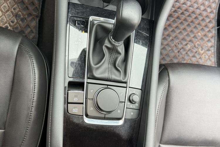 Used Mazda 3 Axela 2022 2.0L Automatic Zhiyao Edition Gear Lever