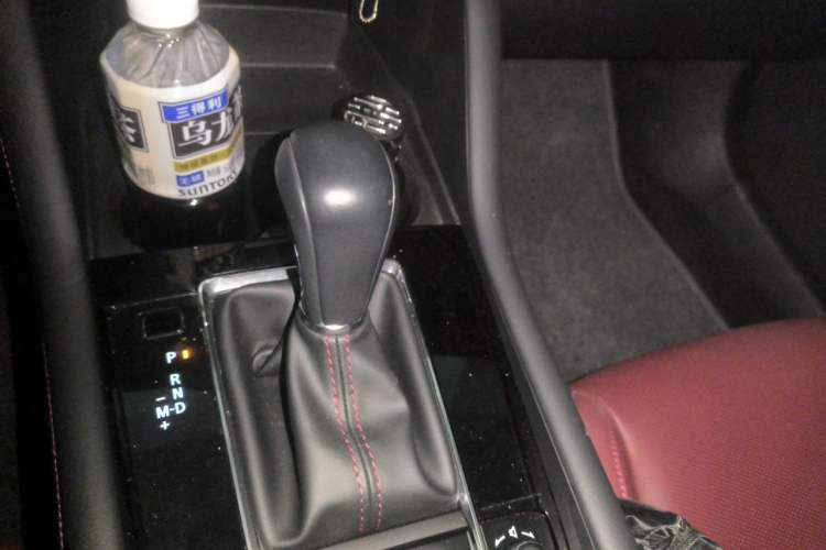 Used Mazda 3 Axela 2022 2.0L Automatic Premium Black Obsidian Edition Gear Lever