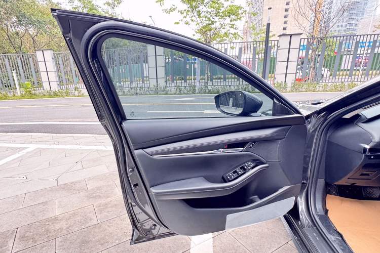 Used Mazda 3 Axela 2022 2.0L Automatic Zhiya Edition Interior 10