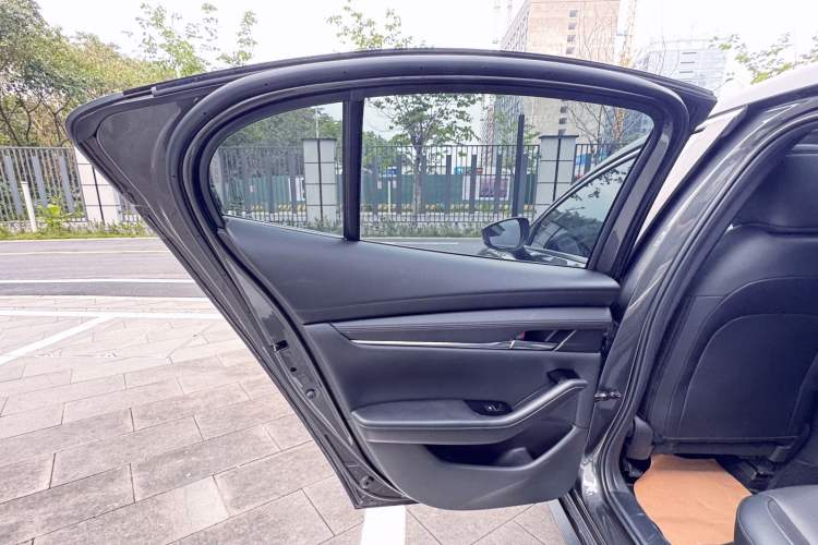 Used Mazda 3 Axela 2022 2.0L Automatic Zhiya Edition Interior 11
