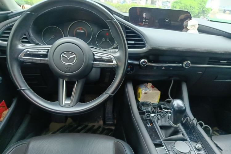 Used Mazda 3 Axela 2022 2.0L Automatic Zhiya Edition Interior 2