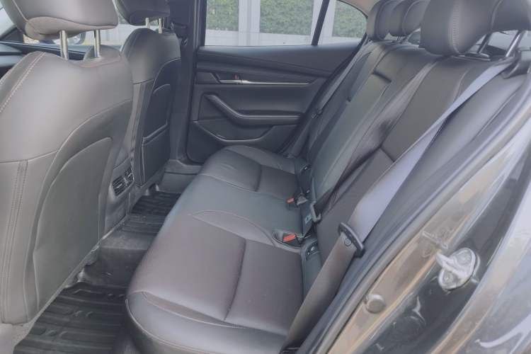 Used Mazda 3 Axela 2022 2.0L Automatic Zhiya Edition Interior 2