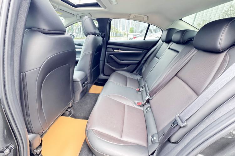 Used Mazda 3 Axela 2022 2.0L Automatic Zhiya Edition Interior 3