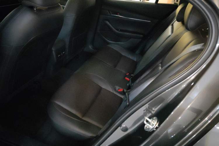 Used Mazda 3 Axela 2022 2.0L Automatic Zhi Rui Edition Interior 4