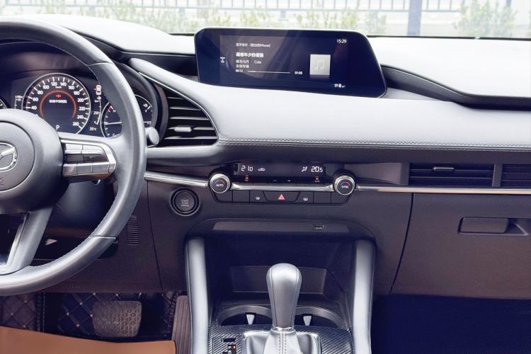 Used Mazda 3 Axela 2022 2.0L Automatic Zhiya Edition Interior 5
