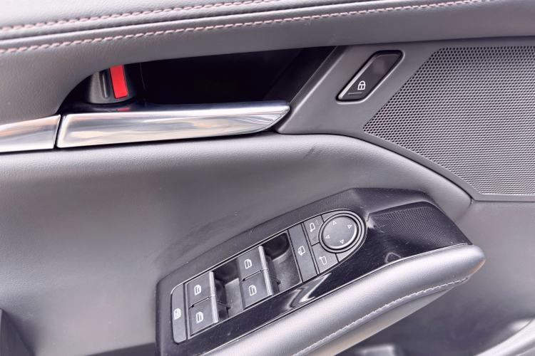 Used Mazda 3 Axela 2022 2.0L Automatic Zhiya Edition Interior 6