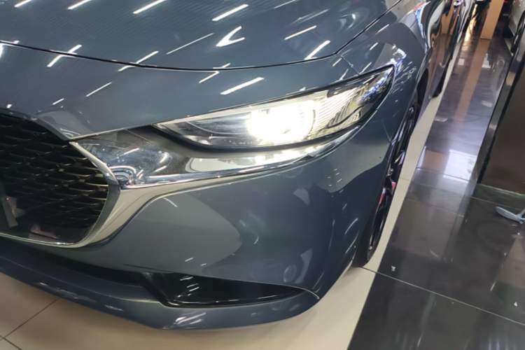 Used Mazda 3 Axela 2022 2.0L Automatic Premium Black Obsidian Edition Left Front Headlight