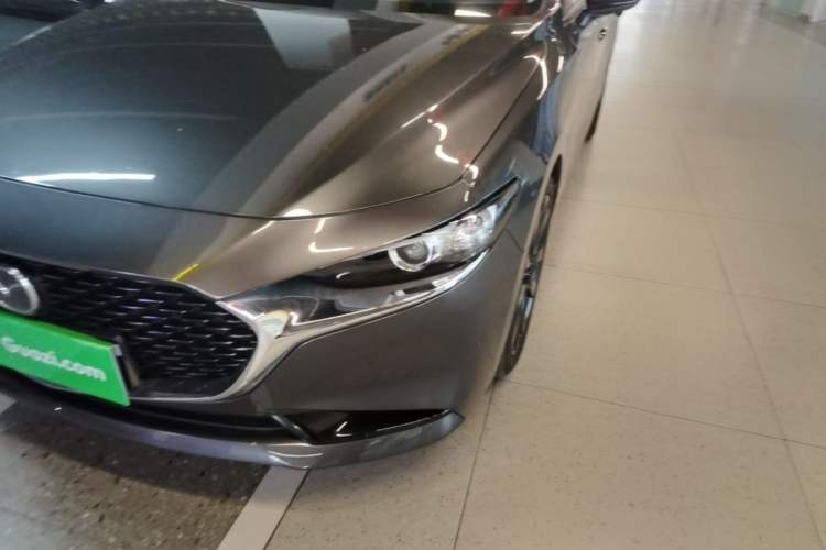 Used Mazda 3 Axela 2022 2.0L Automatic Premium Black Obsidian Edition Left Front Headlight
